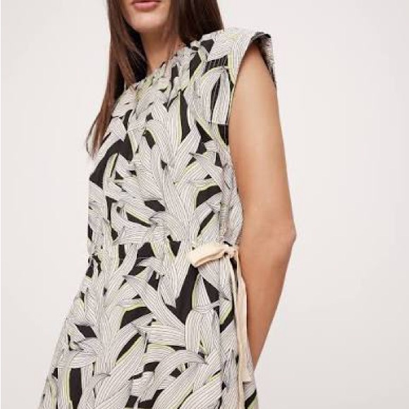 Banana Republic Dresses & Skirts - BR Leaf Print Cotton Dress with Ties
